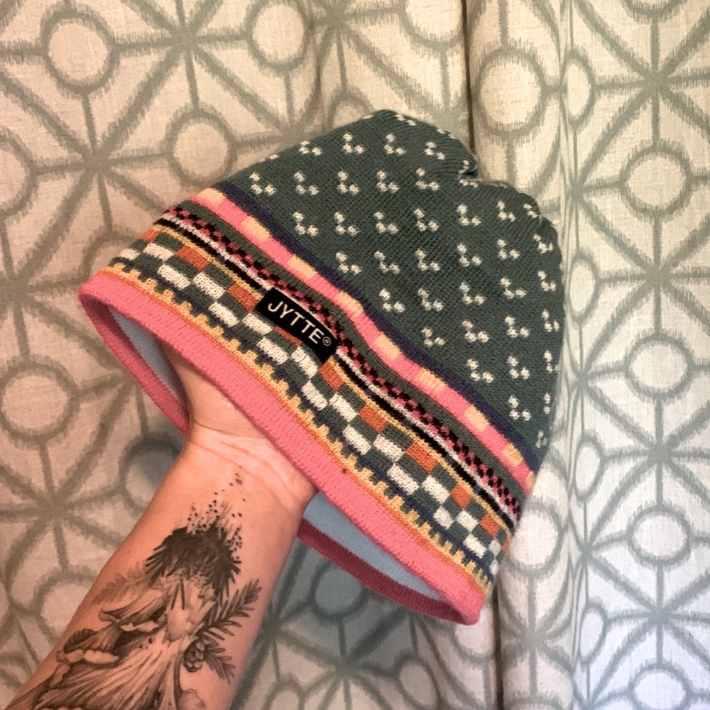 Jytte patterned beanie hat